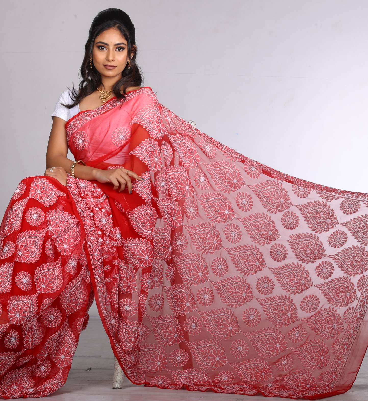 Buy BDS Chikan Lucknow Chikankari Cotton Traditional Saree With Blouse at  35% off. |Paytm Mall